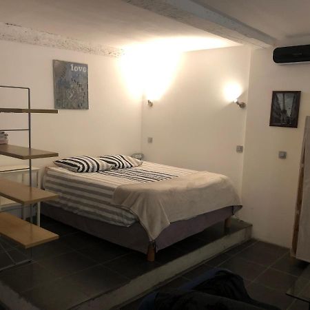 Studio Centre Ville Proche Gare Avec Cour Privee Carcassonne Luaran gambar
