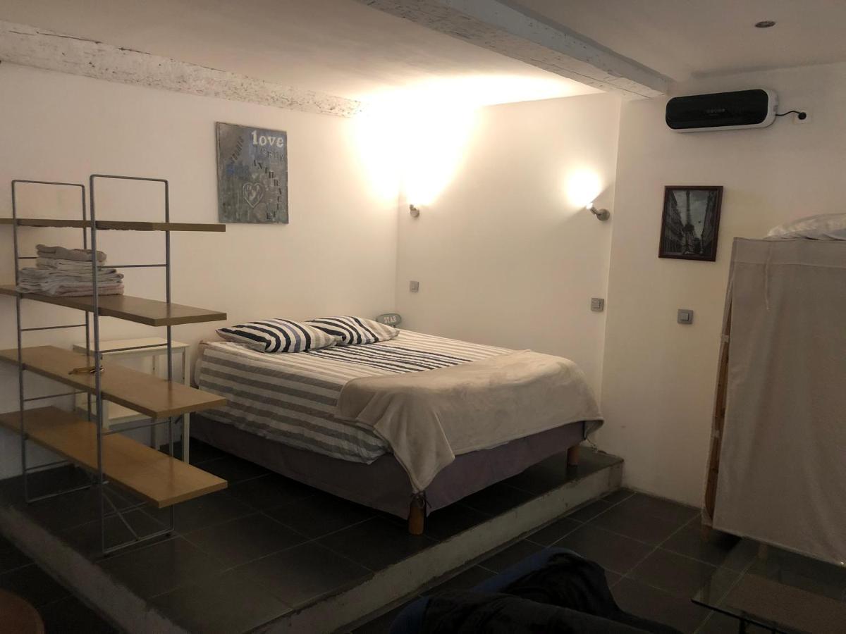 Studio Centre Ville Proche Gare Avec Cour Privee Carcassonne Luaran gambar
